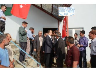 Vali Taşyapan, Şehit Er Abdulhalık Araz’ın Ailesine Taziye Ziyaretinde Bulundu