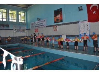 Palandöken Belediyesini Açtığı Yaz Yüzme Kursu İlgi Görüyor