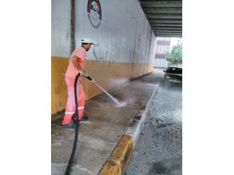 Körfez’de Yollar Yıkanıyor