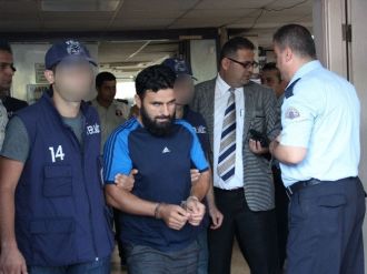 Işid Operasyonunda Yakalanan 10 Kişi Sağlık Kontrolünden Geçirildi