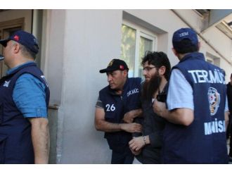 Işid Operasyonunda Yakalananlar Sağlık Kontrolünden Geçirildi