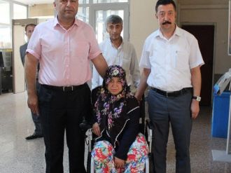 Engelli Kadın Akülü Aracına Kavuştu