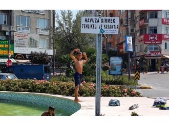 Sıcaktan Bunalan Çocuklar Yasak Dinlemiyor