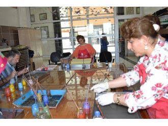 Kurslar Terapi Merkezi Gibi Çalışıyor