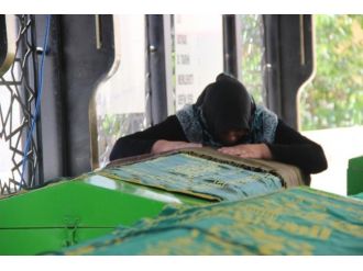 Aydın Ailesi Gözyaşları İçinde Toprağa Verildi