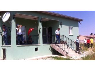 Acı Haberi Televizyonda Haber İzlerken Öğrendi