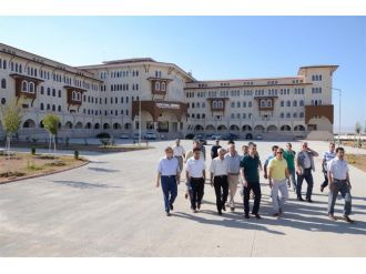 Batman Valisi Eğitim Yatırımlarını İnceledi