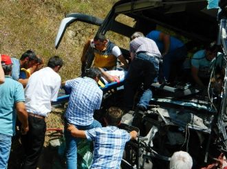 Ardahan’da Yolcu Otobüsü İle Kamyonet Çarpıştı: 1 Ölü, 3 Yaralı