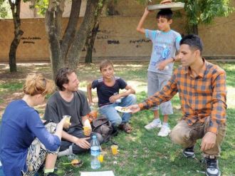 “Barış” İçin Mevlit Okutup, Pasta Dağıttı
