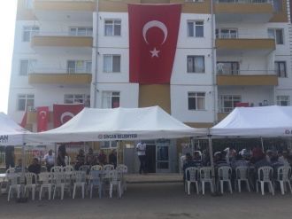 Şehit Savaş Akyol’un Baba Evine Ateş Düştü