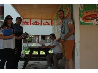 Manisa Polisinden Gençlere Broşürlü Uyarı