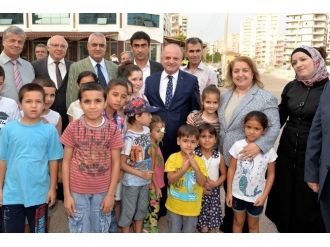 Vali Çakacak, Mersin’deki Suriyelilerle Buluştu
