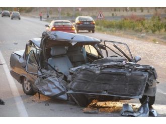 Hurdaya Dönen Otomobilden Sağ Çıktı