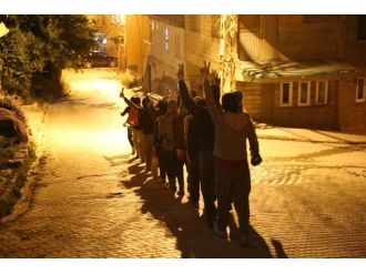 Cezaevi Binasına Ses Bombası Atıldı