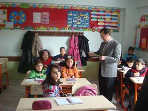 Kaymakamdan Anlamlı Hediye