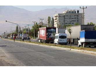 Iğdır-ağrı Karayolu Çatışma Nedeniyle Ulaşıma Kapatıldı