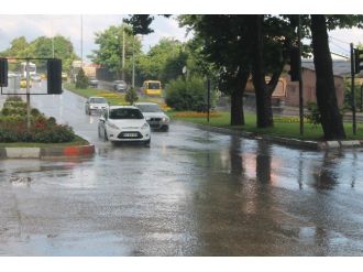 Zonguldak Güne Sağanakla Uyandı