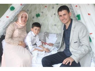 (Özel Haber) Osmanlı Köyünde 7 Yüz Yıllık Sünnet Düğünü