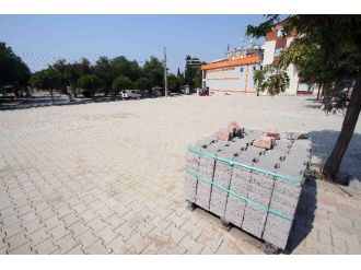 Bayraklı’da 6 Mahalleye Parke Taşı Ve Bordür Döşeniyor