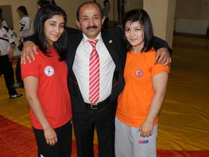 Güreşçi Kız Kardeşlerin Hedefi Oimpiyatlar