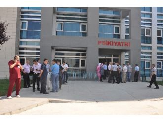 Psikologu Bıçakla Rehin Aldı