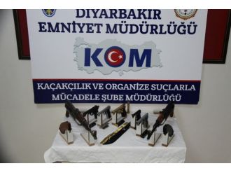 Diyarbakır’da 13 Adrese Operasyon: 11 Gözaltı