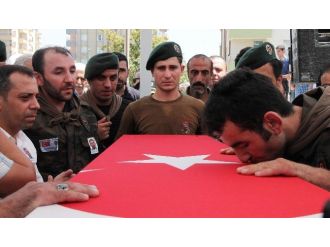 Şehit Kardeşleri Tarafından Özel Harekat Kıyafetleri Giyilerek Uğurlandı