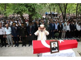 Şehit Emniyet Müdürü Son Yolculuğuna Uğurlandı