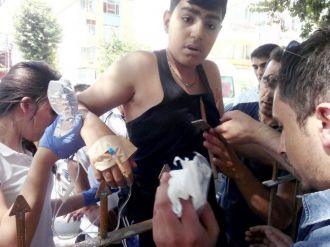 Göğsüne Demir Korkuluk Saplandı