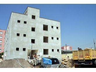 Akdeniz’de Fen İşleri Ve Park Bahçeler Ekipleri Yoğun Mesaide