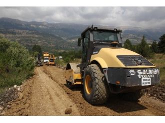 Toroslar Belediyesi, Yeni Mahallelerde Çalışmalarını Aralıksız Sürdürüyor