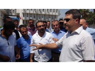 Gümrük Çalışanları Sıkı Denetimleri Protesto Etti