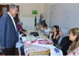 Yeşilyurt Yeşil Konak Beceri Kurslarına Bayanların İlgisi Yoğun