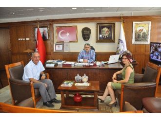 Örnek Almak İçin Alzheimer Merkezini Ziyaret Ettiler