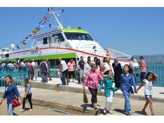 Akşemseddin Gemisinde İndirim İzdihamı