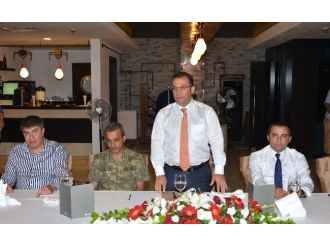 Vali Türker’den Garnizon Komutanı Tuğgeneral İrfan Can’a Veda Yemeği