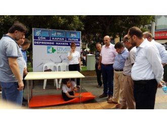 İl Başkanı Ceyhan’dan Deprem Standına Ziyaret