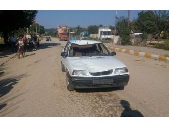 Otomobil Yayalara Çarptı: 2 Yaralı