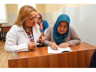 Şehitkamil’de Ev Hanımları Okuma Yazma Öğreniyor