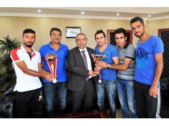 Rektör Battal Şampiyon Sporcuları Kabul Etti