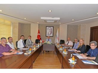 Vali Çakacak: “Üniversite-sanayi İşbirliğinin Başarısı Gurur Verici”