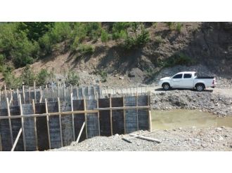 Büyükşehir Köşe Bucak Yol Yapıyor