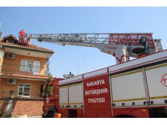 Çatı Yangını Korkuttu