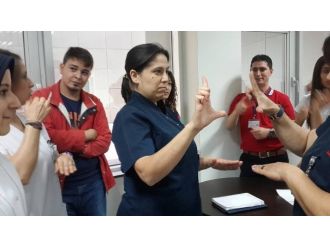 Sağlık Çalışanlarına İşaret Dili Eğitimi