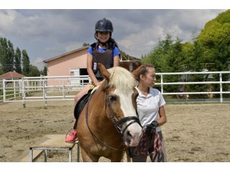 Çocuklara Adaptif Binicilik Eğitimi