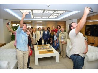 Başkan Edebali Gençleri Ağırladı