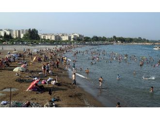 Erdemli Belediyesi’nin Halk Plajları Dolup Taşıyor