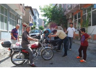 Hırsızın Peşinden Koştu Motosikletini Kurtardı