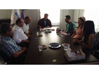 Nikah Törenine Hastane Önlüğüyle Geldi