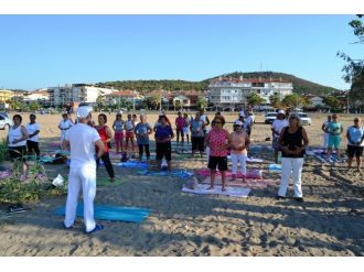 Sarımsaklı Plajları’nda Ücretsiz Yoga Eğitimi